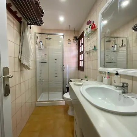 Bungalow Con Jardin Y Piscina